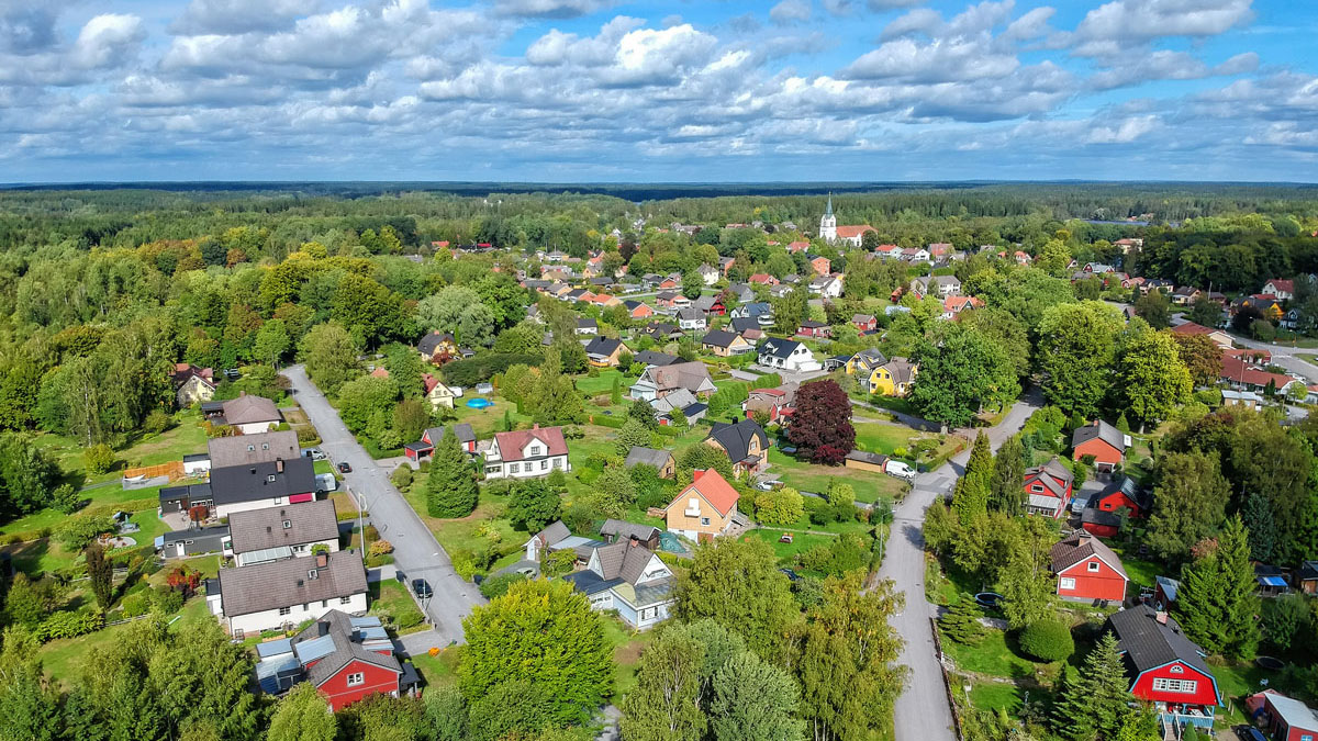 lantlig idyll drönarperspektiv